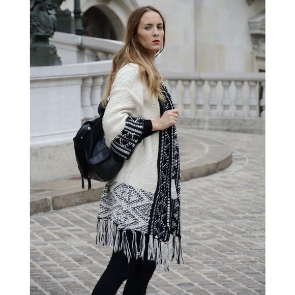 Soft Surroundings Open Aztec Fringed Cardigan Sweater Medium Cream Black Boho - Picture 4 of 11